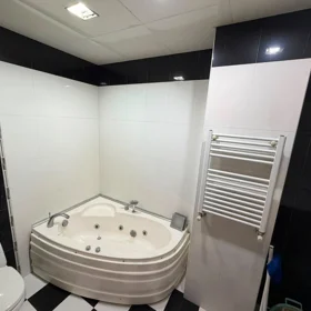 In Baku 100.0 m² apartment is for rent - Image 10