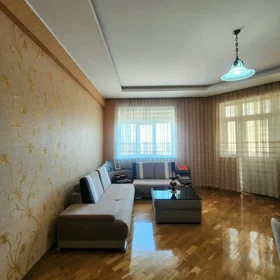 In Baku 142.0 m² apartment is for sale - Image 3