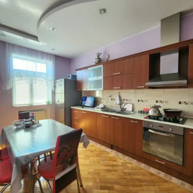 In Baku 142.0 m² apartment is for sale - Image 6