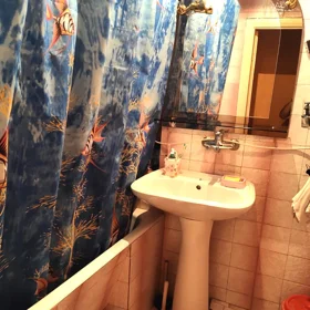 In Baku 90.0 m² apartment is for sale - Image 2
