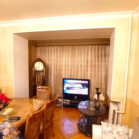 In Baku 90.0 m² apartment is for sale - Image 4