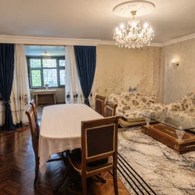 In Baku 85.0 m² apartment is for sale - Image 2