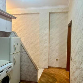 In Baku 70.0 m² apartment is for rent - Image 9