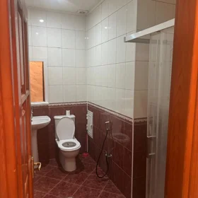 In Baku 70.0 m² apartment is for rent - Image 10