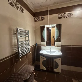 In Baku 75.0 m² apartment is for rent - Image 2