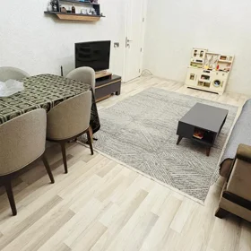 In Baku 70.0 m² apartment is for sale - Image 3