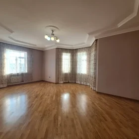 In Khirdalan 520.0 m² house with 7.0 rooms is for sale - Image 2