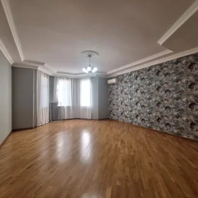 In Khirdalan 520.0 m² house with 7.0 rooms is for sale - Image 9