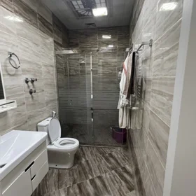In Baku 110.0 m² apartment is for rent - Image 2