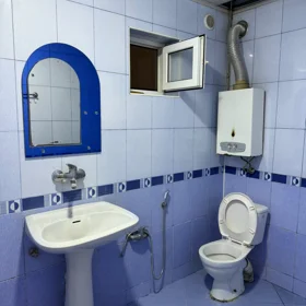 In Baku 80.0 m² apartment is for rent - Image 8