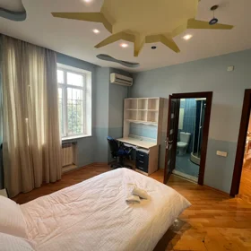 In Səbail rayonu 500.0 m² house with 7.0 rooms is for rent - Image 2