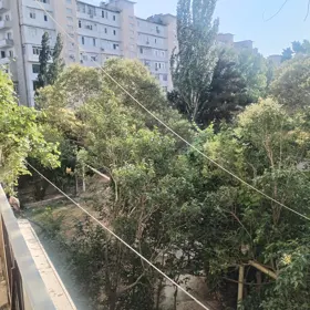 In Baku 70.0 m² apartment is for sale - Image 2