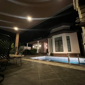 In Xəzər rayonu 200.0 m² house with 4.0 rooms is for rent - Image 2