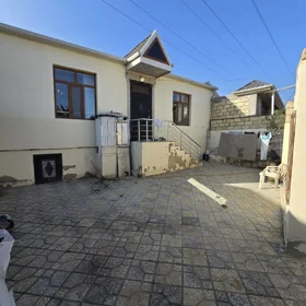 In Baku 100.0 m² house with 3.0 rooms is for sale - Image 3
