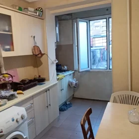 In Baku 65.0 m² apartment is for sale - Image 2