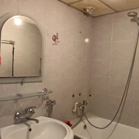 In Baku 65.0 m² apartment is for sale - Image 3