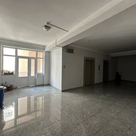 In Baku 360000.0 m² apartment is for sale - Image 7