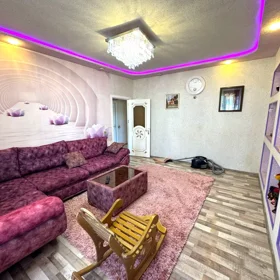 In Baku 70.0 m² apartment is for rent - Image 3