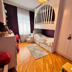 In Baku 100.0 m² apartment is for sale - Image 6