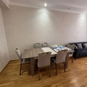 In Baku 70.0 m² apartment is for rent - Image 3