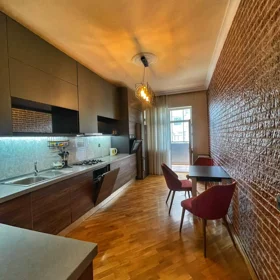 In Baku 110.0 m² apartment is for rent - Image 8