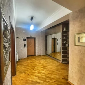 In Baku 110.0 m² apartment is for rent - Image 9