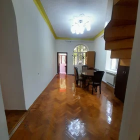 In Baku 220.0 m² house with 3.0 rooms is for rent - Image 2