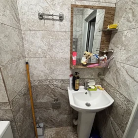 In Baku 90.0 m² apartment is for sale - Image 9