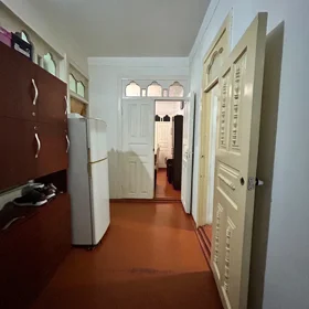 In Baku 90.0 m² house with 4.0 rooms is for sale - Image 3