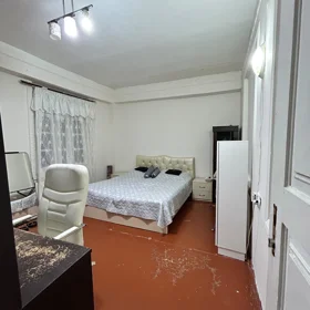 In Baku 90.0 m² house with 4.0 rooms is for sale - Image 4
