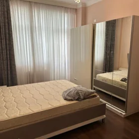 In Baku 90.0 m² apartment is for rent - Image 10