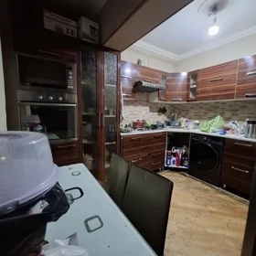 In Baku 110.0 m² apartment is for sale - Image 8