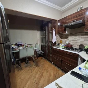 In Baku 110.0 m² apartment is for sale - Image 9