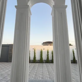 In nan 250.0 m² house with 4.0 rooms is for sale - Image 9