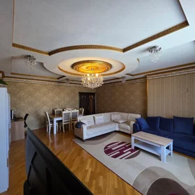 In Baku 136.0 m² apartment is for rent - Image 3