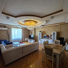 In Baku 136.0 m² apartment is for rent - Image 5