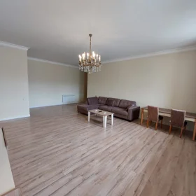 In Baku 145.0 m² apartment is for rent - Image 4