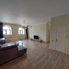 In Baku 145.0 m² apartment is for rent - Image 6