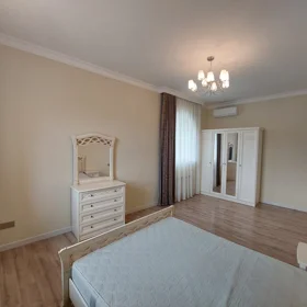 In Baku 145.0 m² apartment is for rent - Image 8