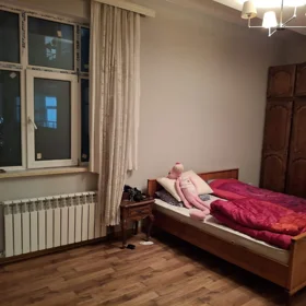In Baku 80.0 m² apartment is for rent - Image 3