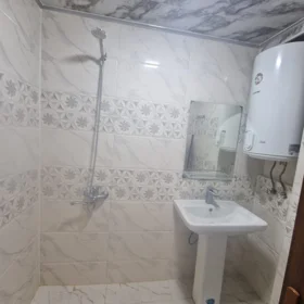 In Baku 65.0 m² apartment is for sale - Image 9