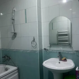 In Baku 150.0 m² apartment is for sale - Image 4