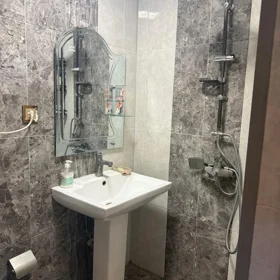In Baku 70.0 m² apartment is for sale - Image 6