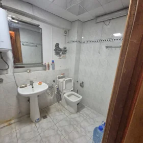 In Baku 110.0 m² apartment is for rent - Image 7
