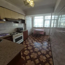 In Baku 110.0 m² apartment is for rent - Image 10