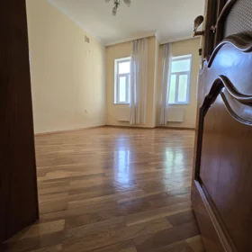 In Rəsulzadə qəsəbəsi 240.0 m² house with 6.0 rooms is for rent - Image 2