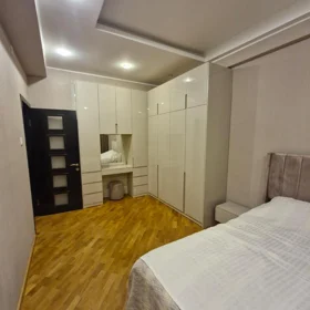 In Baku 90.0 m² apartment is for rent - Image 3