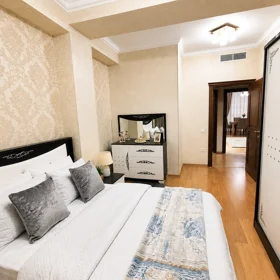 In Baku 80.0 m² apartment is for rent - Image 5