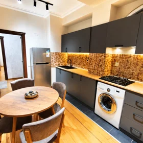 In Baku 80.0 m² apartment is for rent - Image 7