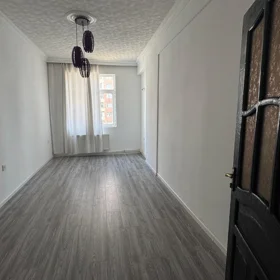 In Baku 135.0 m² apartment is for sale - Image 10